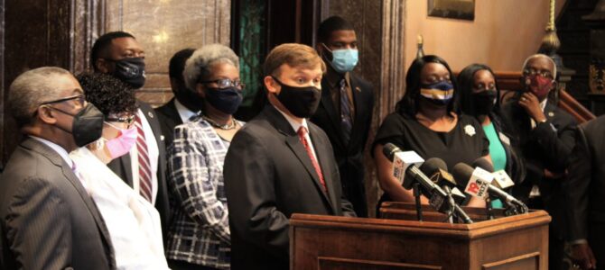 House Democrats, others call for special session to repeal mask ban